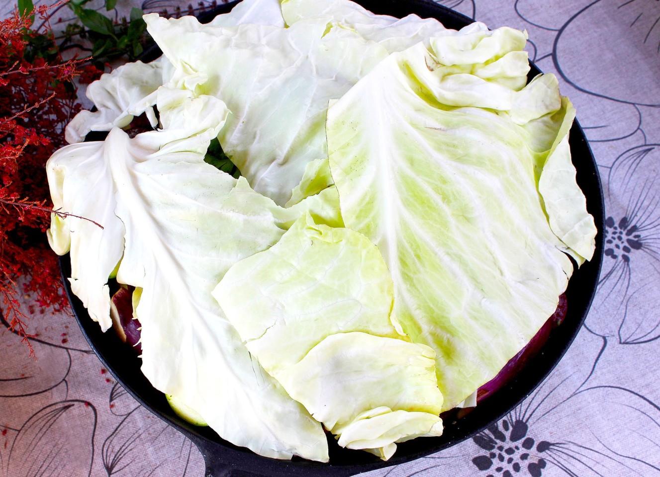 Шаг 12. Как подготовить овощи и мясо к тушению?
