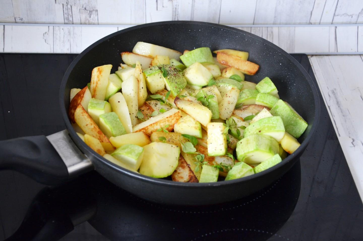 Шаг 7. Как скорректировать вкус картошки с кабачками?