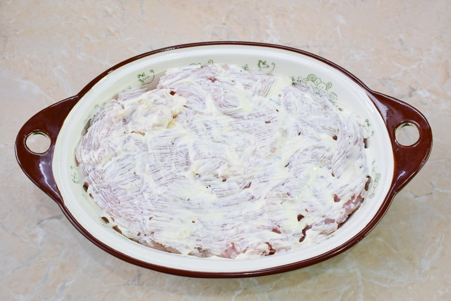 Шаг 6. Как собрать все слои запеканки с помидорами и мясом?
