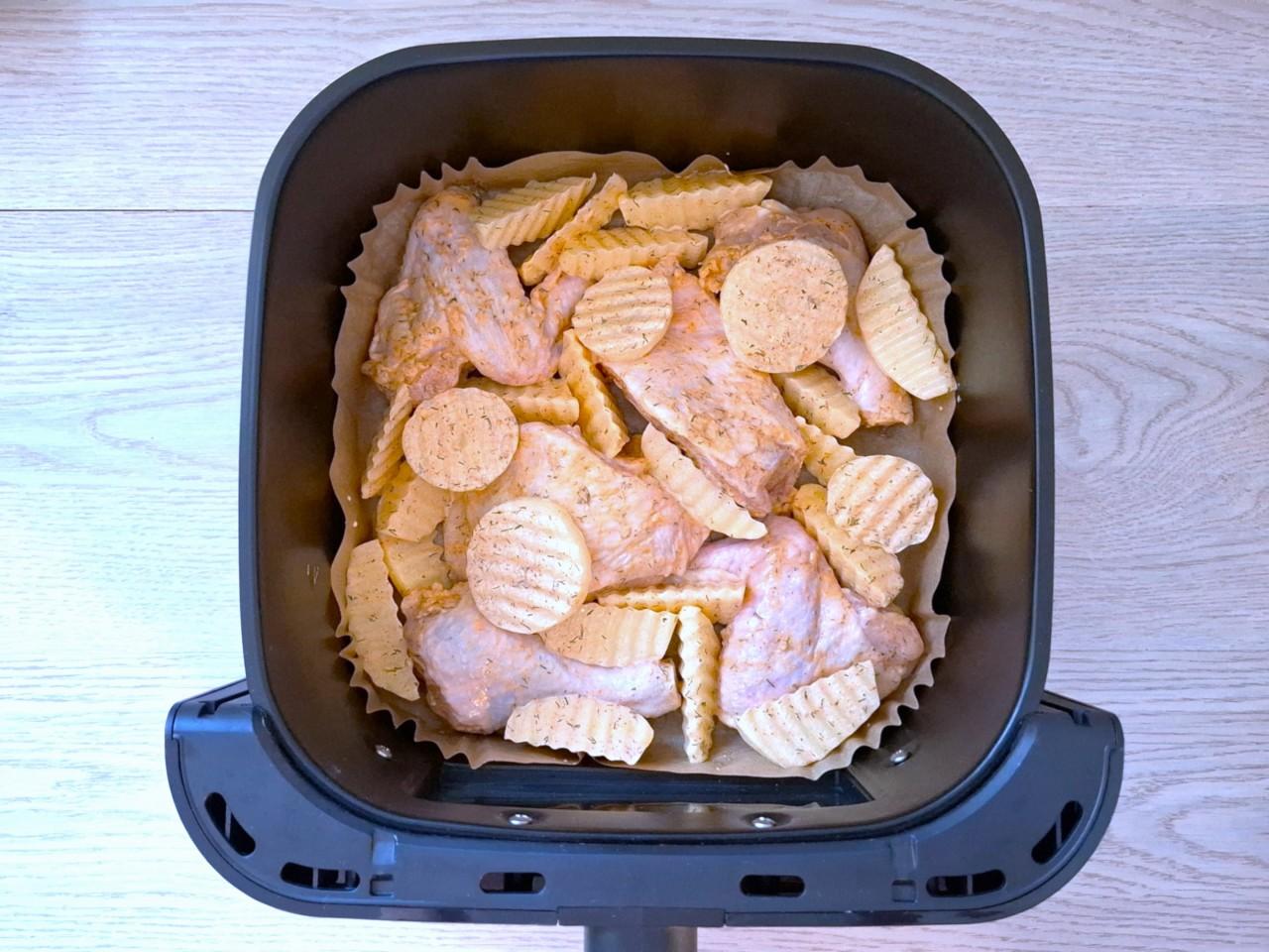 Шаг 4. Как выложить картофель с курицей?