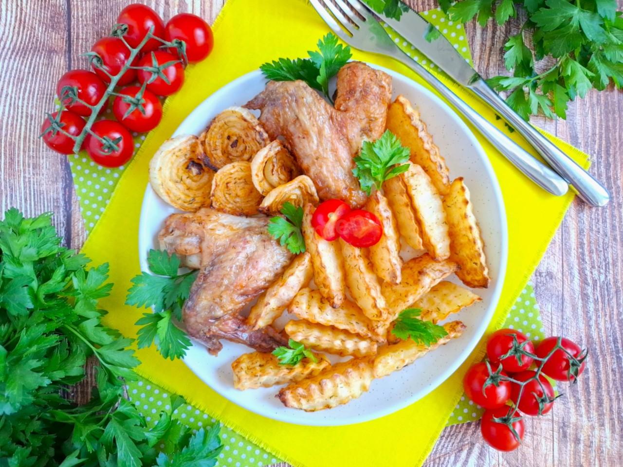 Шаг 6. Как подавать запеченную курицу с картошкой в аэрогриле?