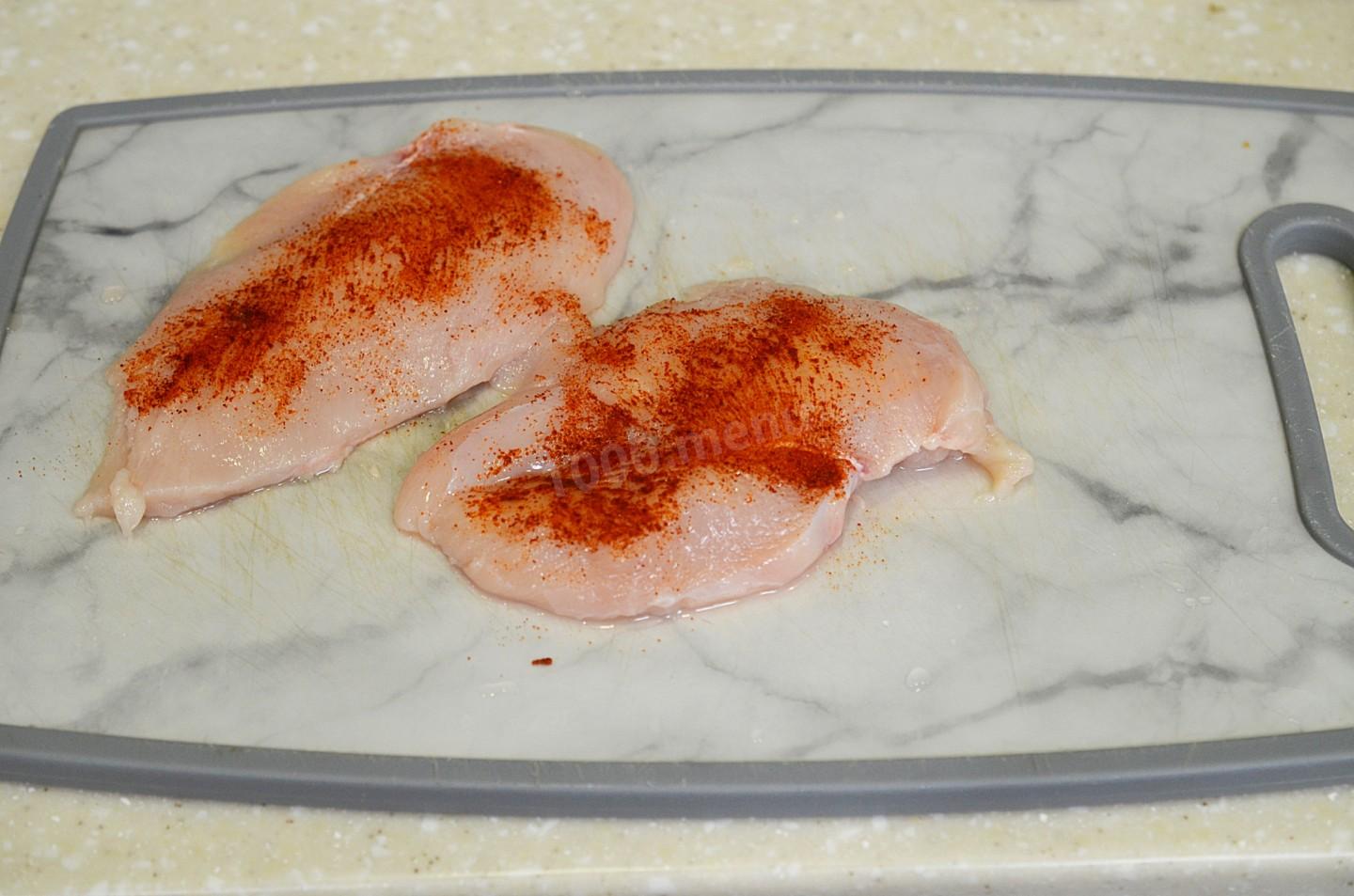 Шаг 3. Когда лучше солить курицу?