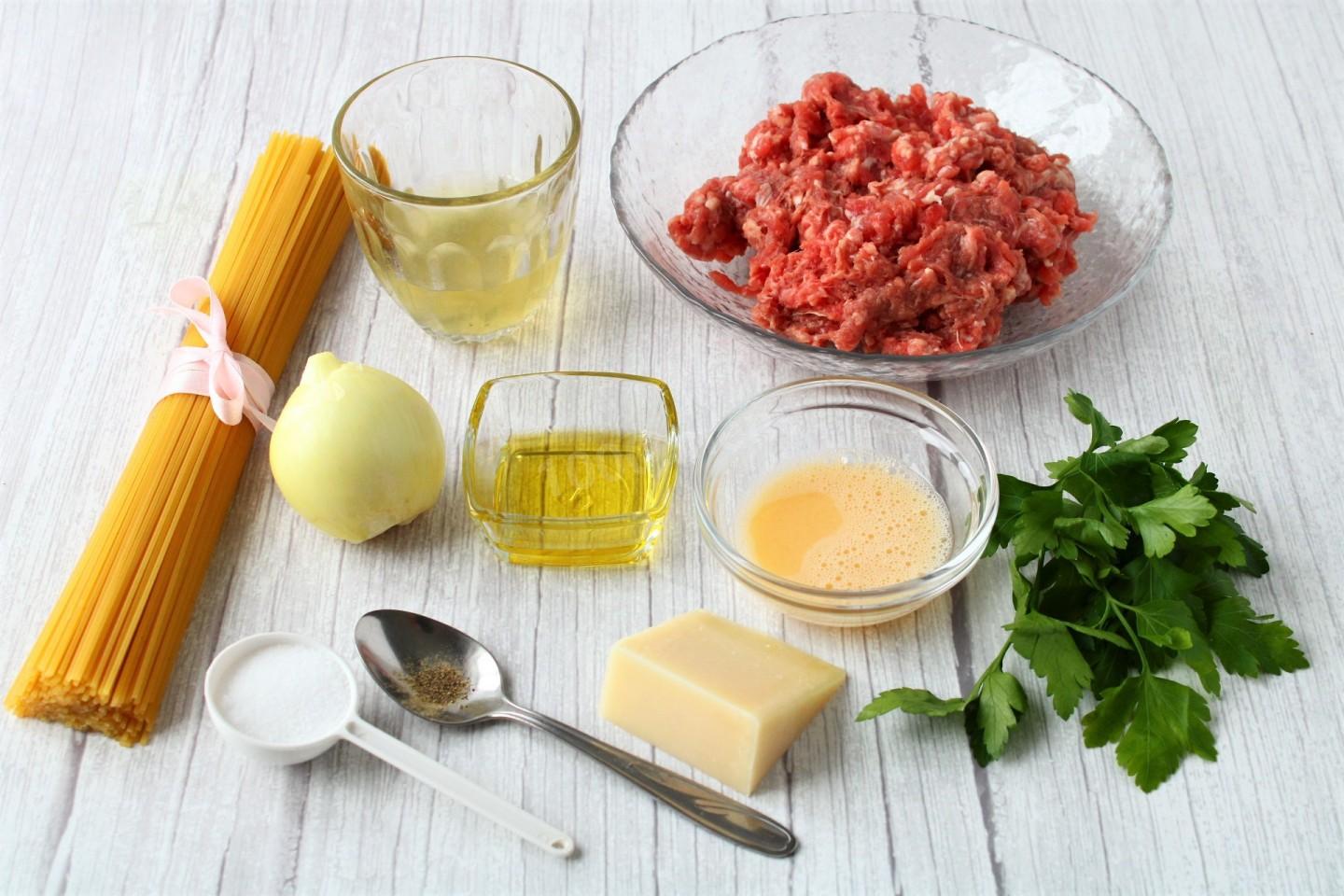 Шаг 1. Как сделать вермишель с фрикадельками из мясного фарша?