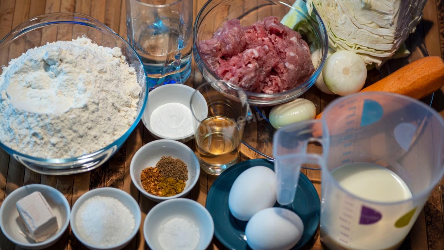 Шаг 1. Как сделать пирожки со свежей капустой и мясом в духовке?