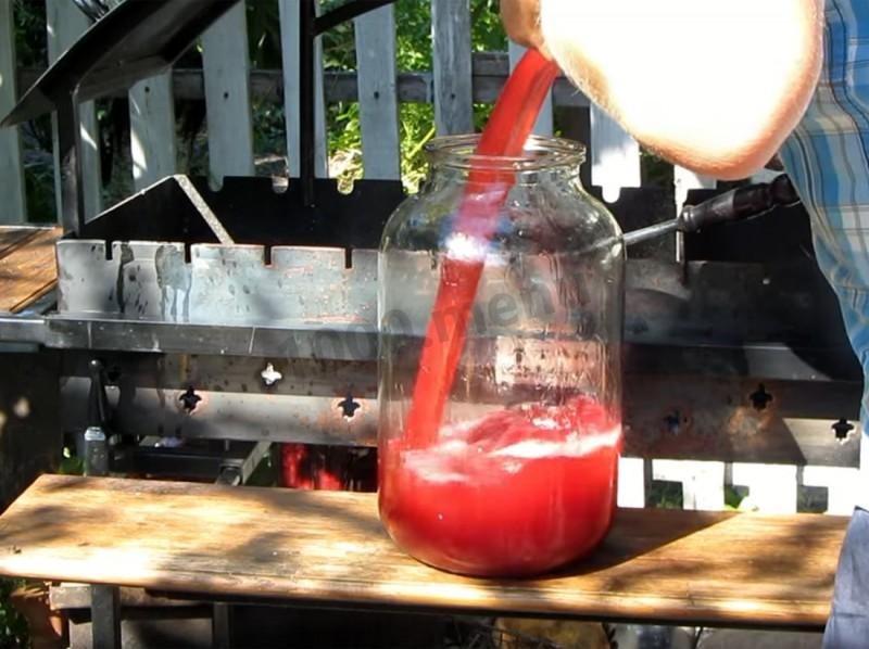 Шаг 8. Сколько выдерживать алычовое вино для идеального вкуса?
